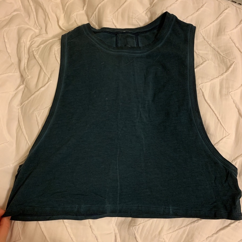 Lulu lemon Crop Top. Size 6! Worn two times.